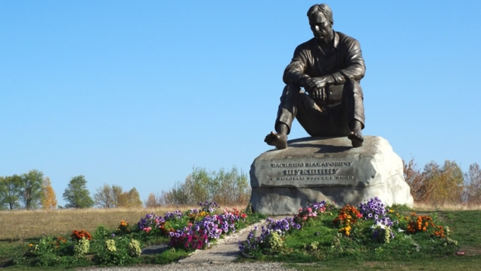 Губернатор Карлин предложил изобразить на новых купюрах ЦБ памятник Шукшину
