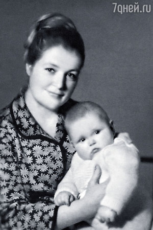 Я с мамой. Фото: из личного архива О. Шукшиной